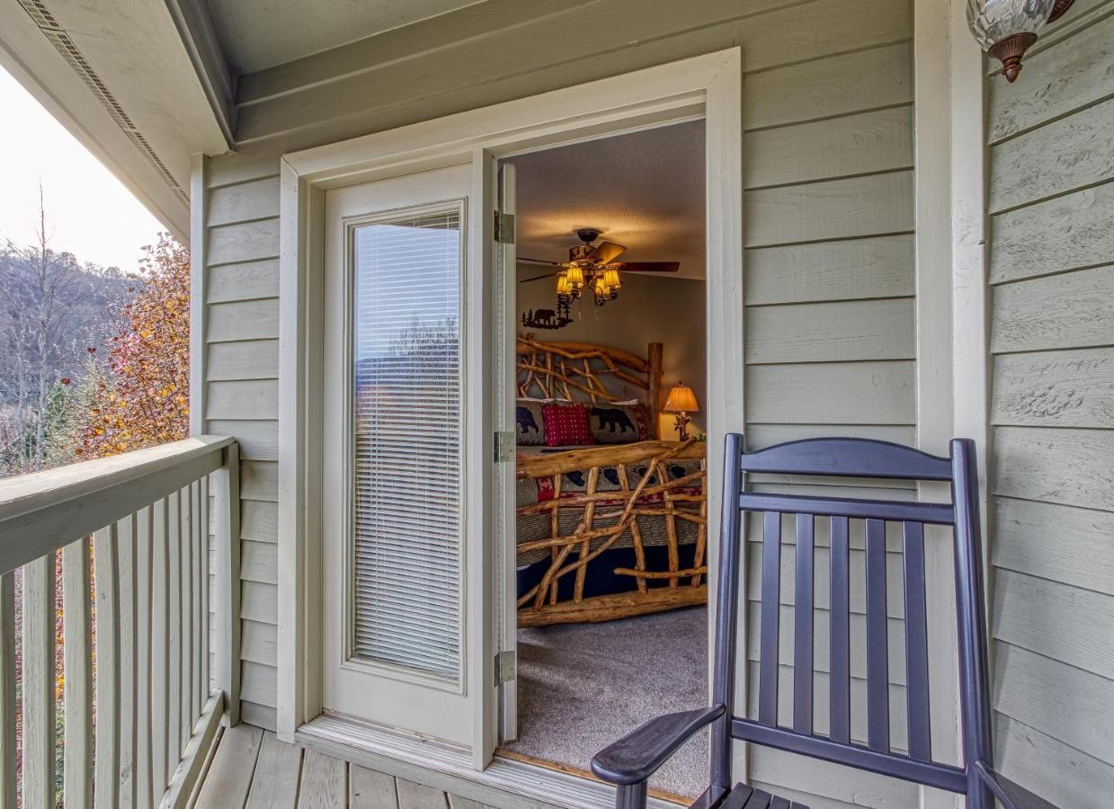 3 Decks, Mtn Views! Tree Tops By Honeybearcabins - Luxury Rain Showers, 3 King Suites, Xl Hottub, Fireplace, Bear Sightings Gatlinburg Exterior foto