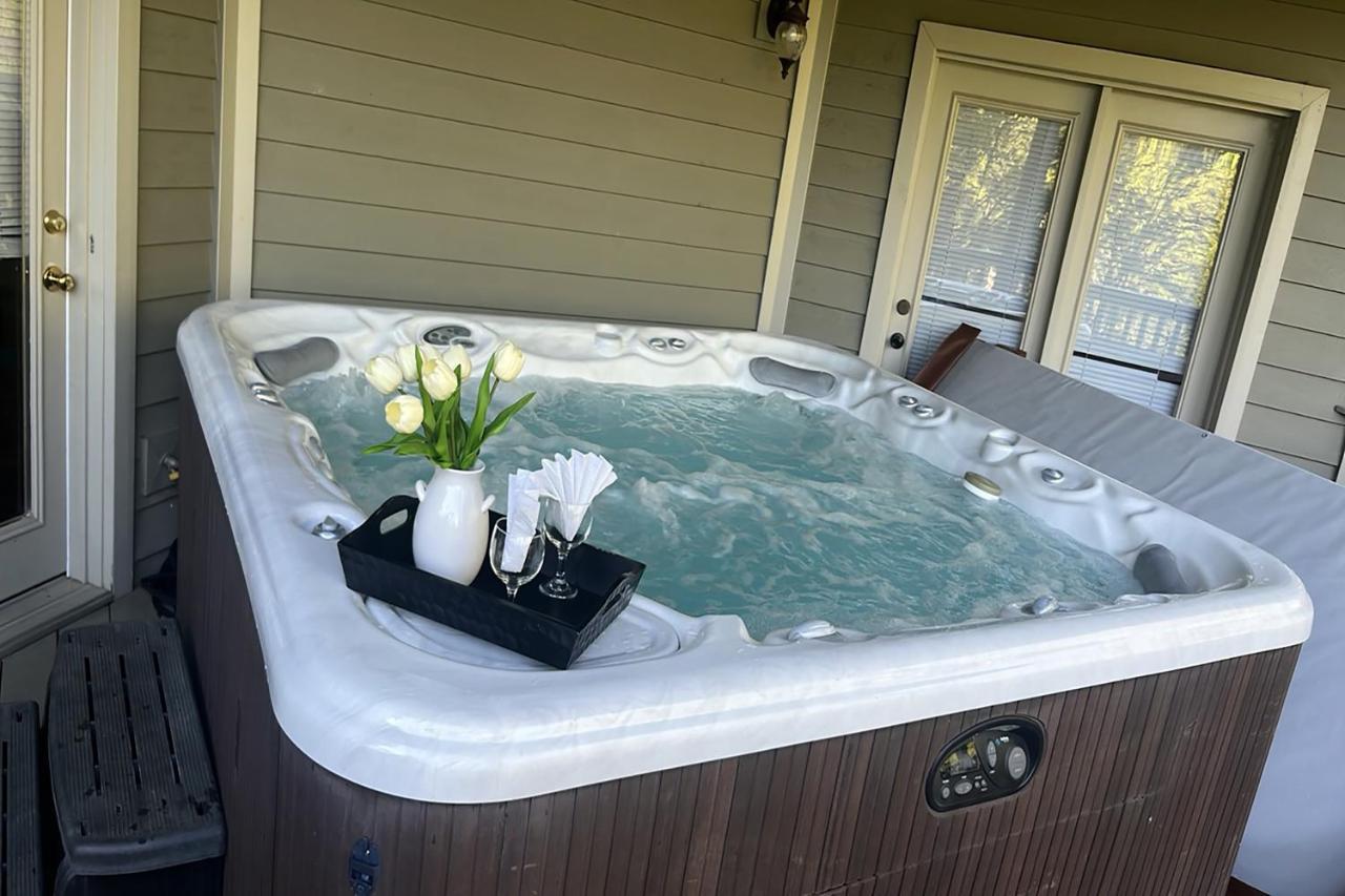 3 Decks, Mtn Views! Tree Tops By Honeybearcabins - Luxury Rain Showers, 3 King Suites, Xl Hottub, Fireplace, Bear Sightings Gatlinburg Exterior foto