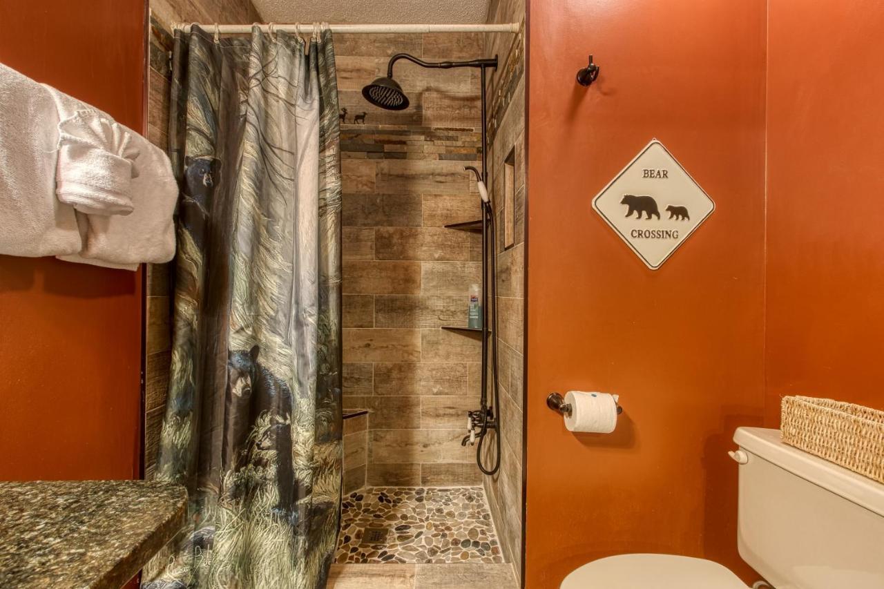 3 Decks, Mtn Views! Tree Tops By Honeybearcabins - Luxury Rain Showers, 3 King Suites, Xl Hottub, Fireplace, Bear Sightings Gatlinburg Exterior foto